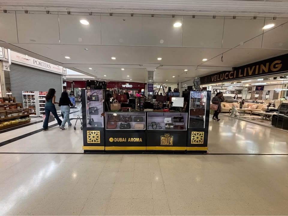 Retail Kiosk Business for Sale – Uxbridge Shopping Centre, London – Interior photo